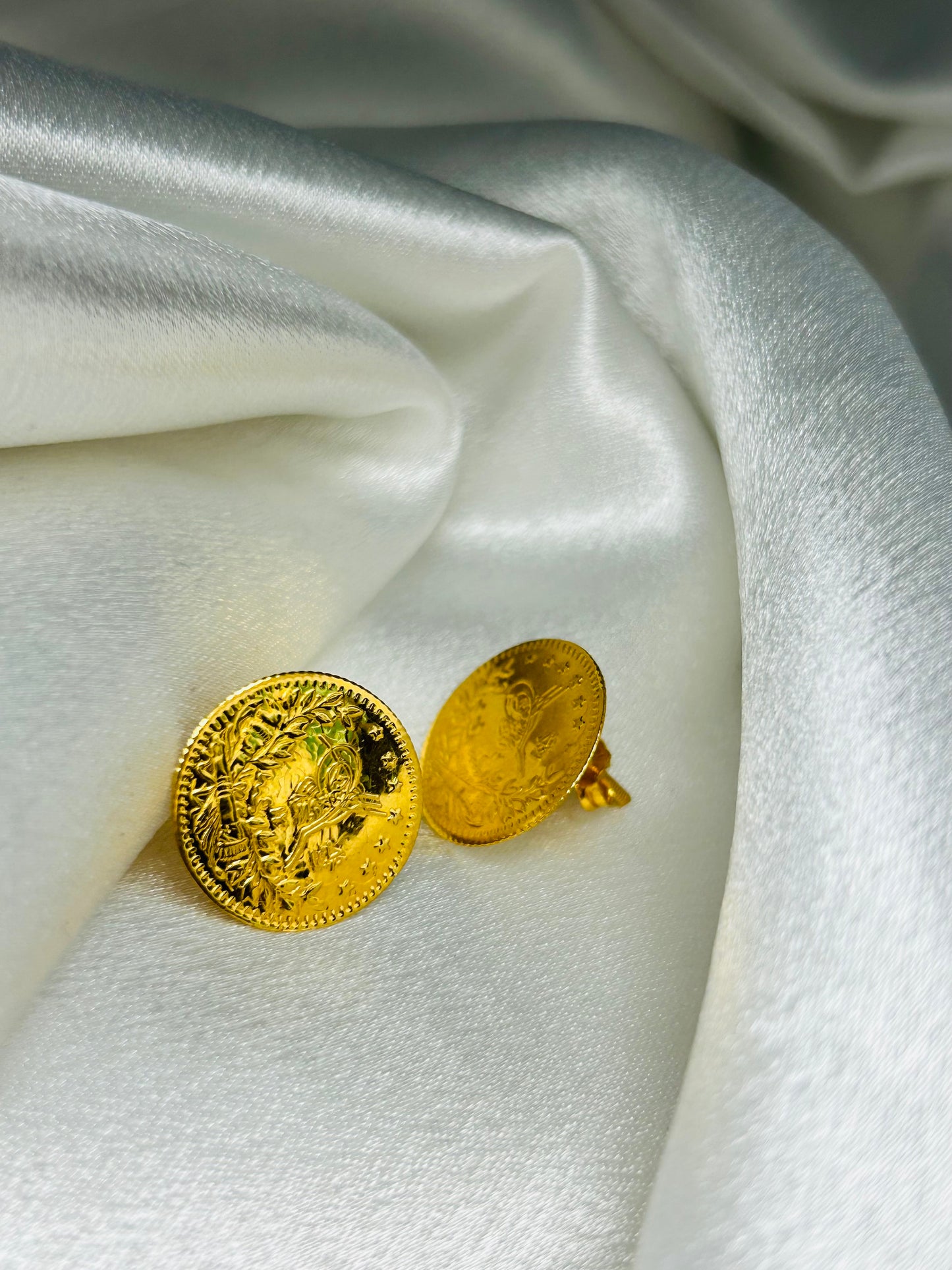 EARRING